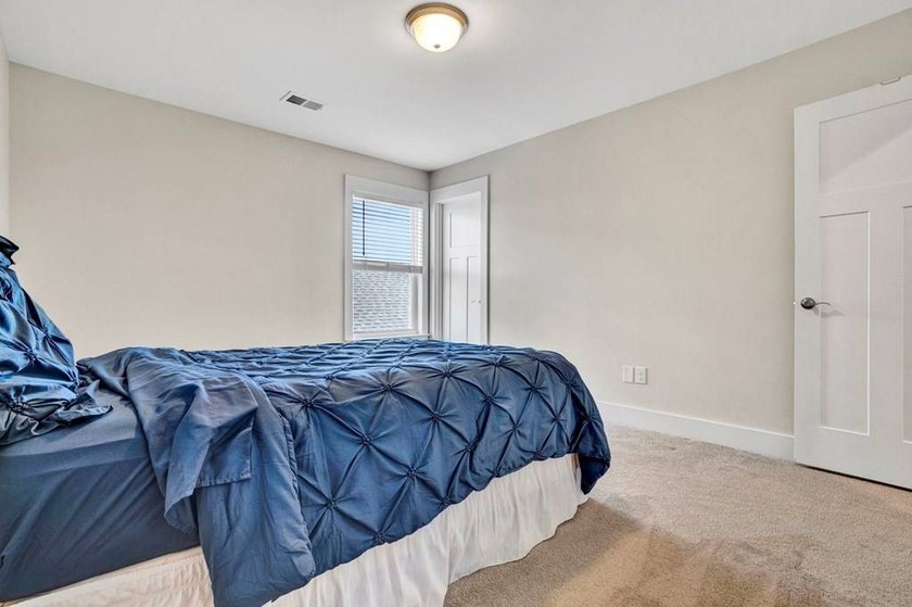 Enjoy lake community living in one of Lake Greenwood's most - photo 16