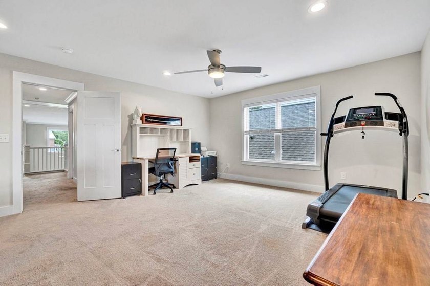 Enjoy lake community living in one of Lake Greenwood's most - photo 18