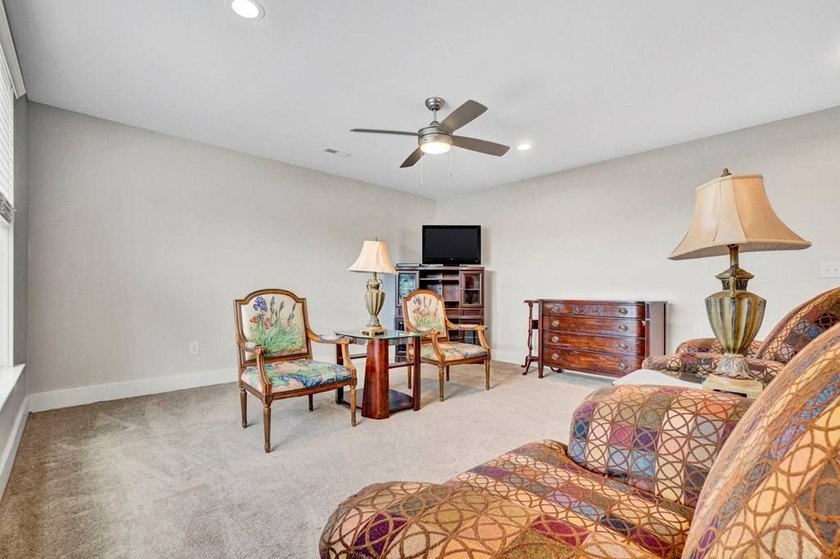 Enjoy lake community living in one of Lake Greenwood's most - photo 20