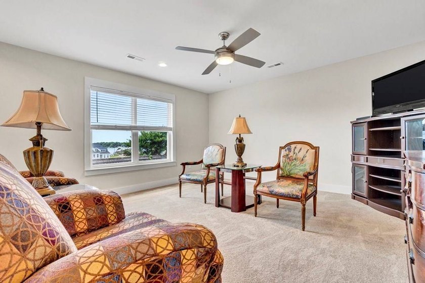 Enjoy lake community living in one of Lake Greenwood's most - photo 21