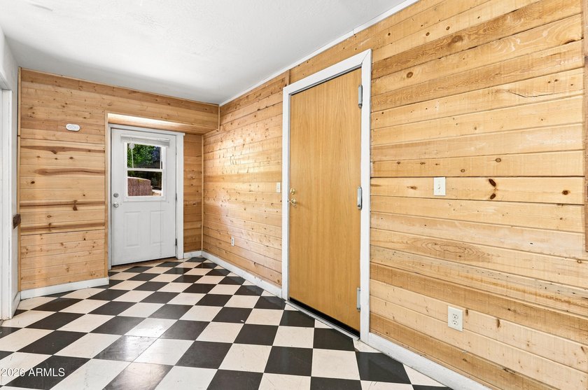 This corner-lot gem captures the perfect mountain-home look and - photo 23