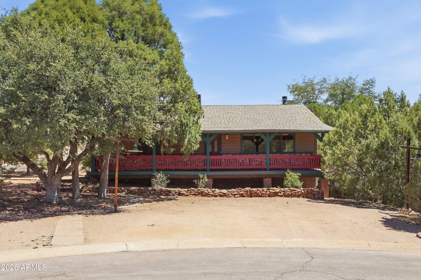 This corner-lot gem captures the perfect mountain-home look and - photo 29