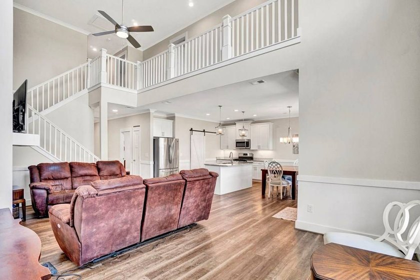 Enjoy lake community living in one of Lake Greenwood's most - photo 29