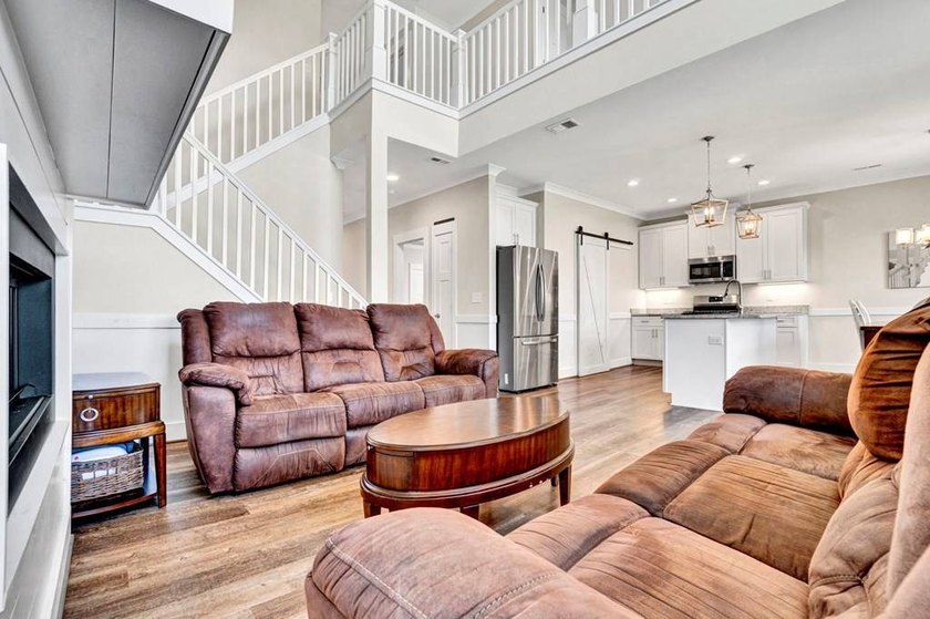 Enjoy lake community living in one of Lake Greenwood's most - photo 30