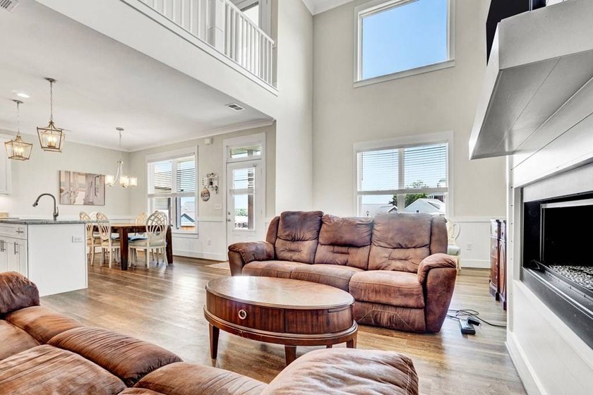 Enjoy lake community living in one of Lake Greenwood's most - photo 31