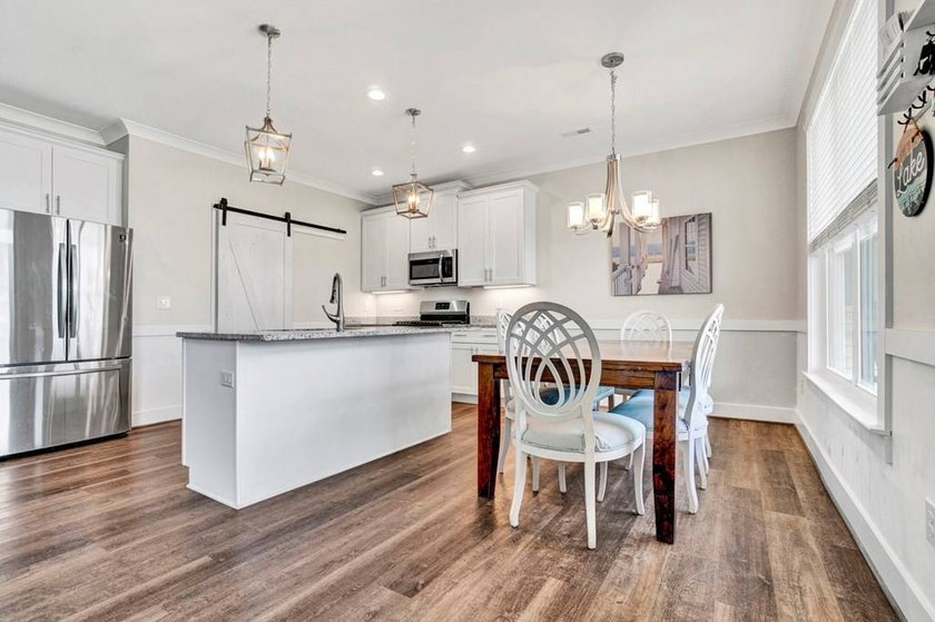 Enjoy lake community living in one of Lake Greenwood's most - photo 39