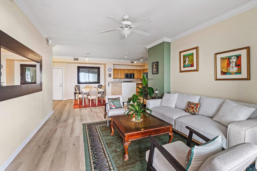 Currently rented until April 2027. Lovely 12th-floor rcondo - photo 10