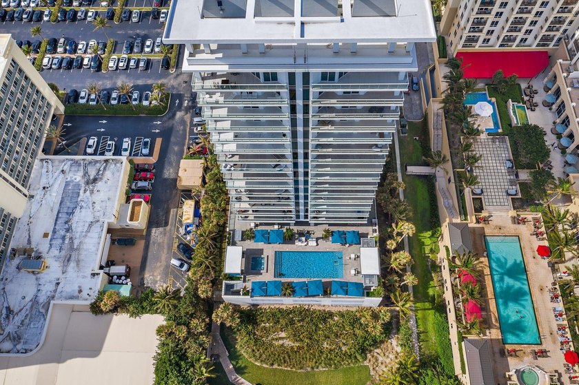NOW OFFERED FULLY FURNISHED. This ultra-luxury Condominium Unit - photo 41