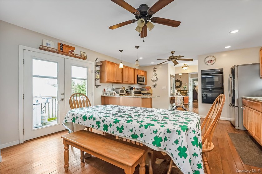 Amityville South. Raised after Sandy! All Renovated 3Bedroom, 2 - photo 11