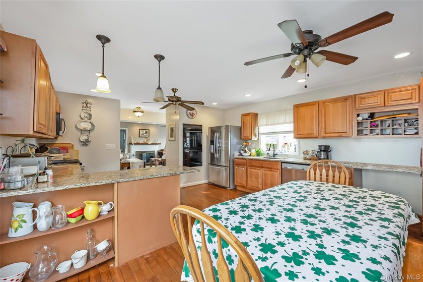 Amityville South. Raised after Sandy! All Renovated 3Bedroom, 2 - photo 12