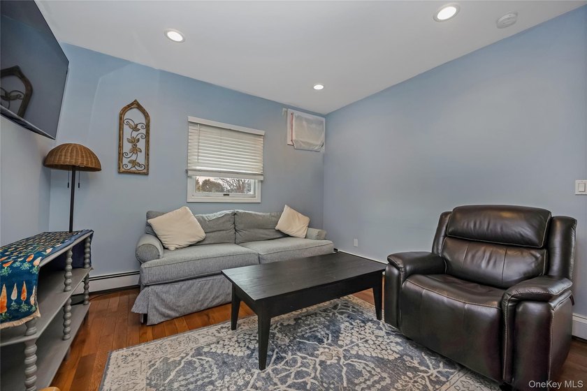 Amityville South. Raised after Sandy! All Renovated 3Bedroom, 2 - photo 14