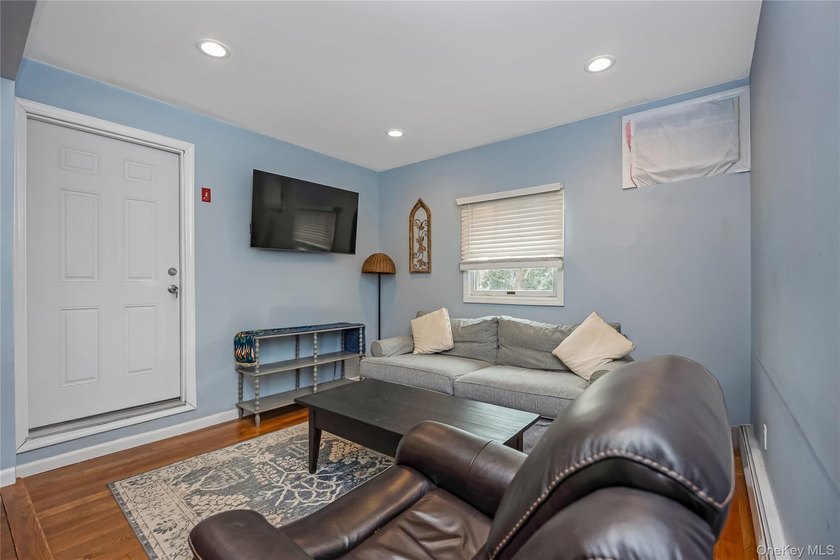 Amityville South. Raised after Sandy! All Renovated 3Bedroom, 2 - photo 15