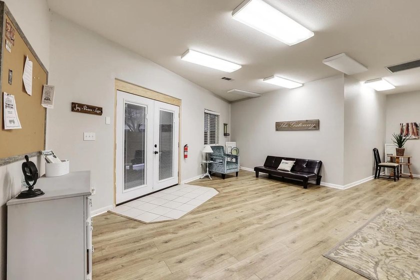 Fantastic Investment Opportunity! This duplex is ideally - photo 15