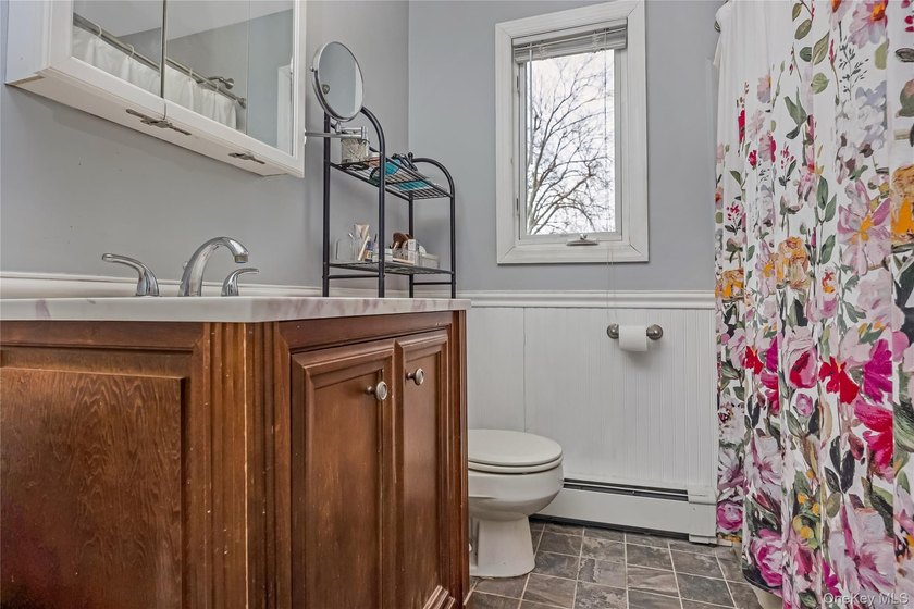 Amityville South. Raised after Sandy! All Renovated 3Bedroom, 2 - photo 18