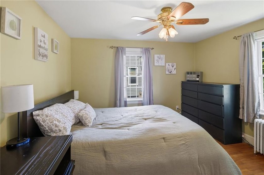 Charming 2-bedroom, 1-bath Cape located in a highly desirable - photo 18