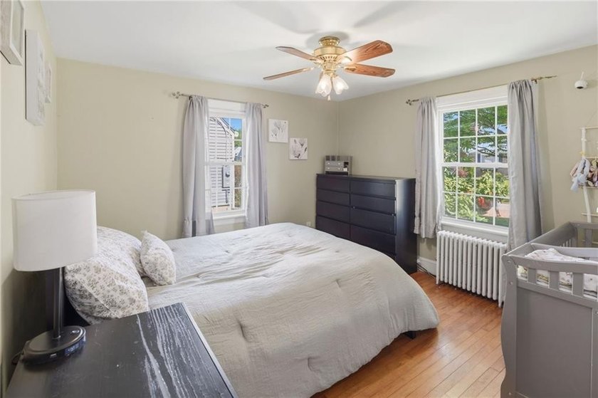 Charming 2-bedroom, 1-bath Cape located in a highly desirable - photo 20