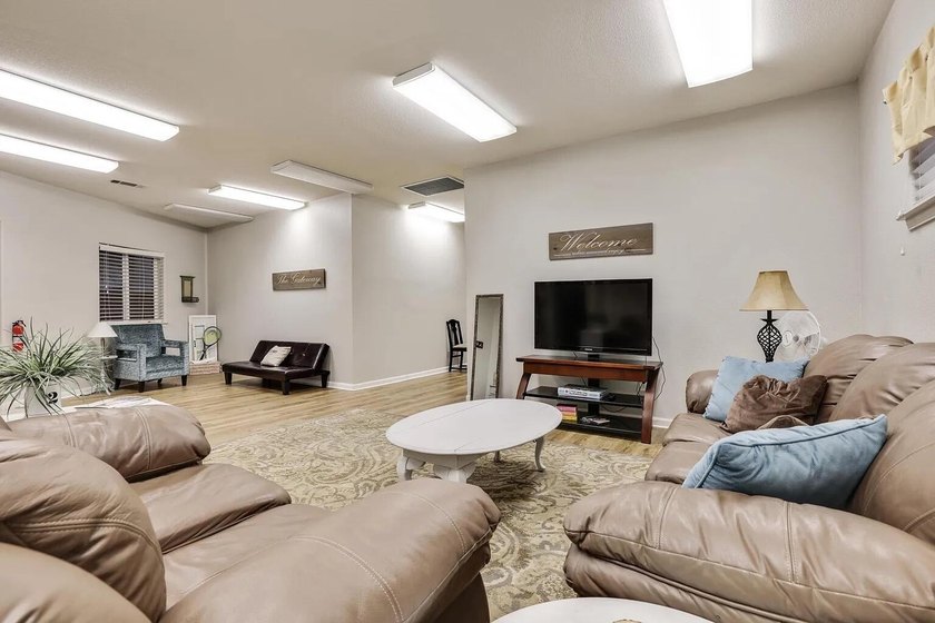 Fantastic Investment Opportunity! This duplex is ideally - photo 23