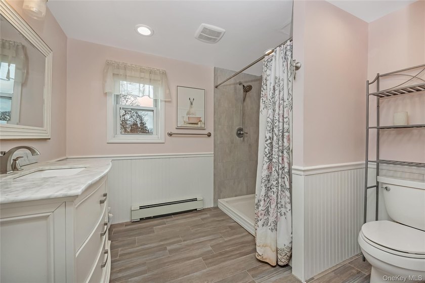 Amityville South. Raised after Sandy! All Renovated 3Bedroom, 2 - photo 24