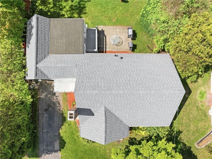 Charming 2-bedroom, 1-bath Cape located in a highly desirable - photo 35