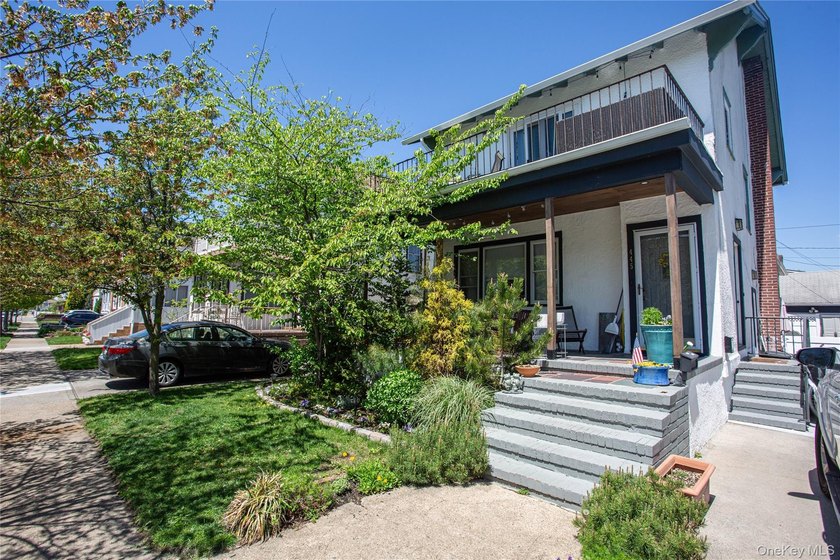 Charming Beachside Two-Family Home in the Heart of Long Beach!! - photo 2