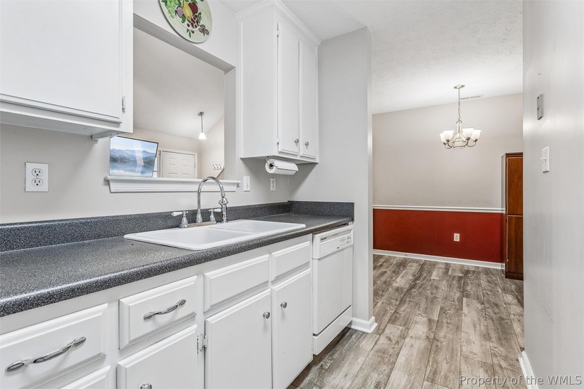 Amazing location in Yorktown South convenient to Fort Eustis - photo 8