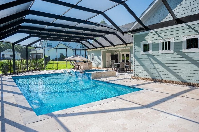 Beautiful custom-built 5BR/4BA home on a private 0.60-acre lot - photo 5