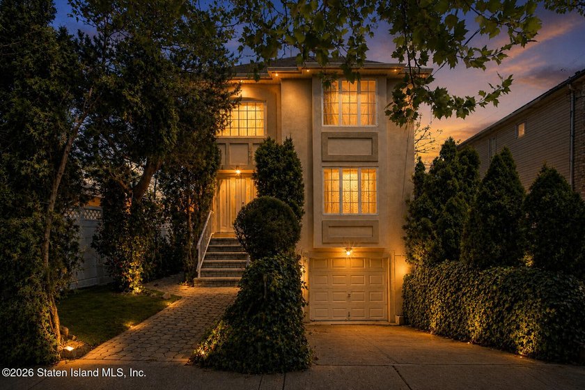 Welcome to 47 Robinson Avenue! This young two-family, 3-bedroom - photo 2