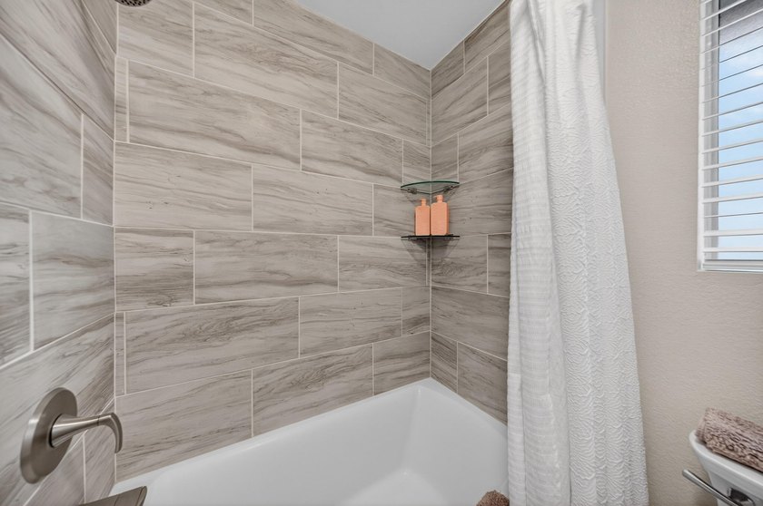 Welcome to your Lake Almanor West Shore retreat! This charming - photo 21