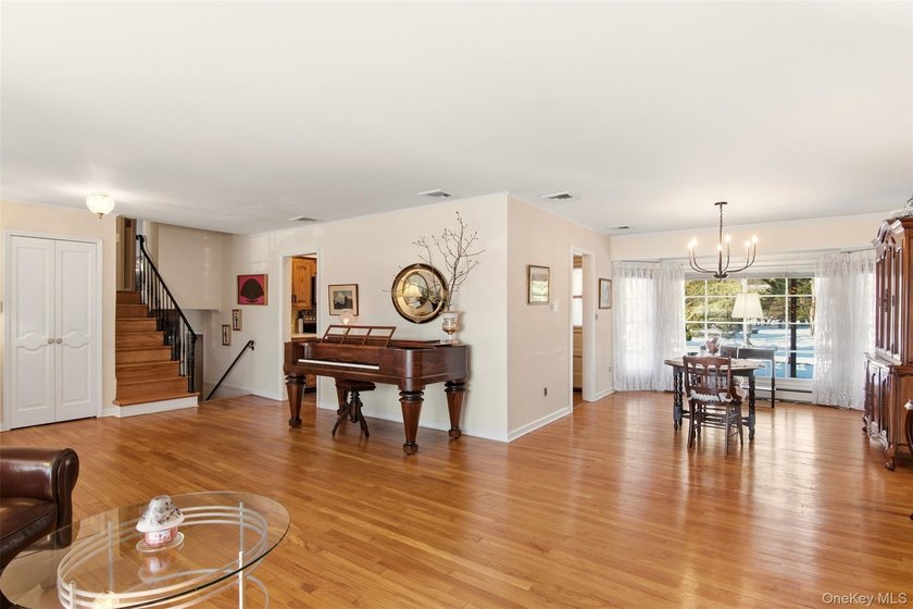 Desirable East Moriches location! This 3-bedroom, 2-bath - photo 11