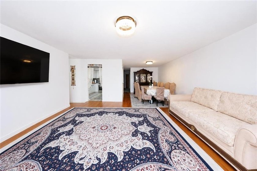 Rare-find semi-detached 2-family brick with a finished basement - photo 8