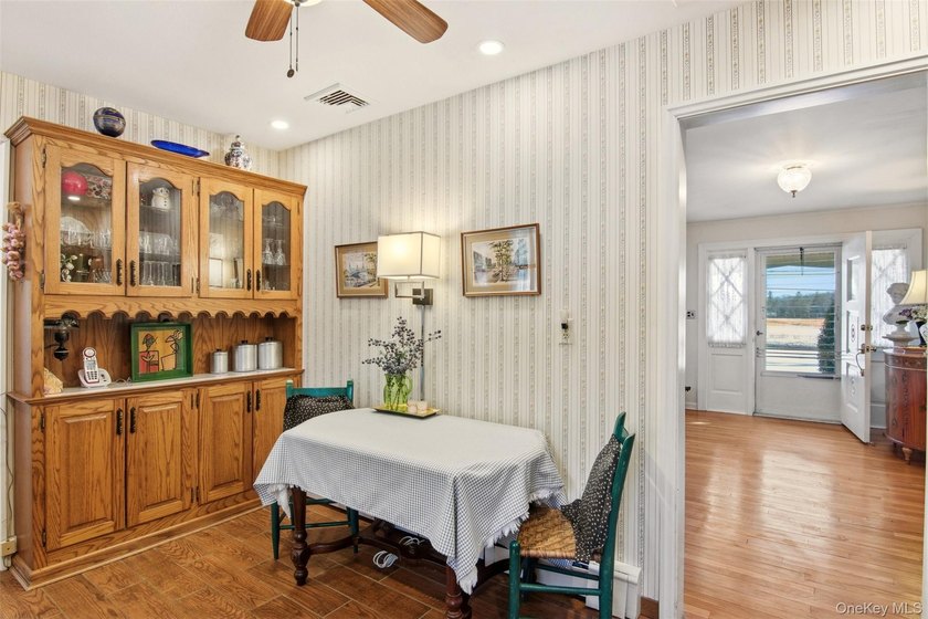 Desirable East Moriches location! This 3-bedroom, 2-bath - photo 21