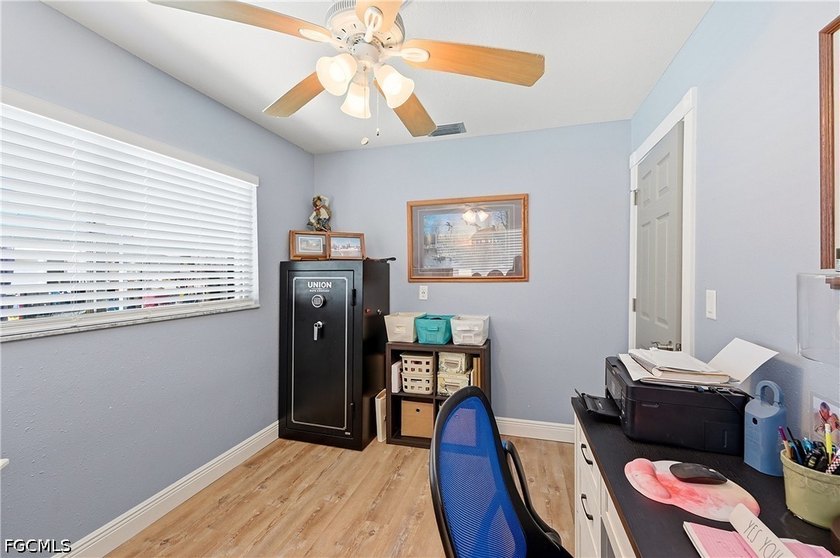 Move-in-ready, furnished home featuring two newly installed - photo 25