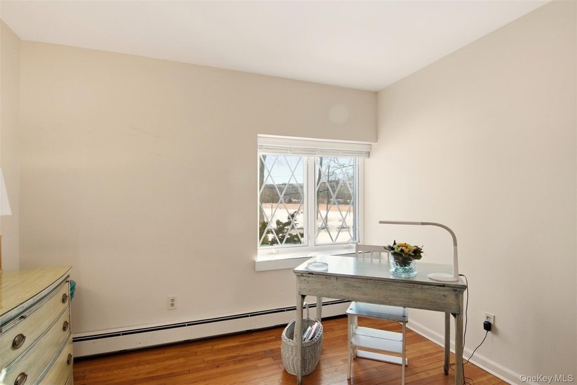 Desirable East Moriches location! This 3-bedroom, 2-bath - photo 30
