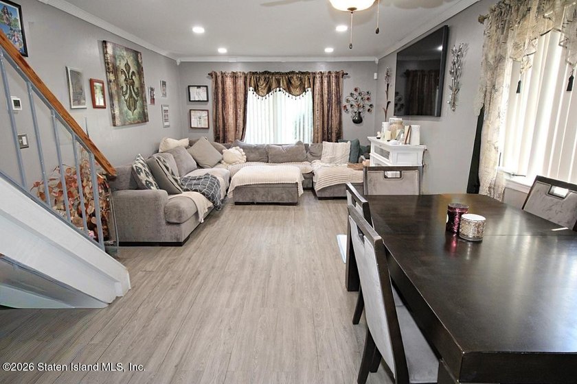 Welcome to 160 Kenilworth Ave. This end unit townhouse is - photo 3