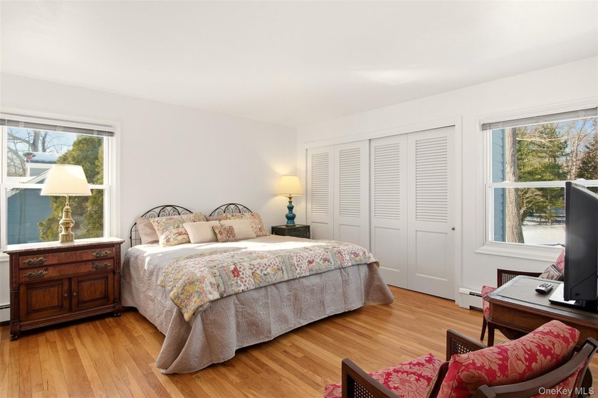 Desirable East Moriches location! This 3-bedroom, 2-bath - photo 34
