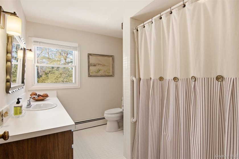 Desirable East Moriches location! This 3-bedroom, 2-bath - photo 35