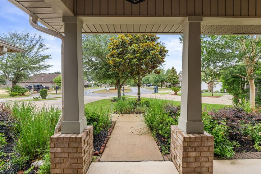 GREAT BUY IN HAMMOCK BAY! 4 bdrs, 3 baths, Sunroom, 3 Car garage - photo 10