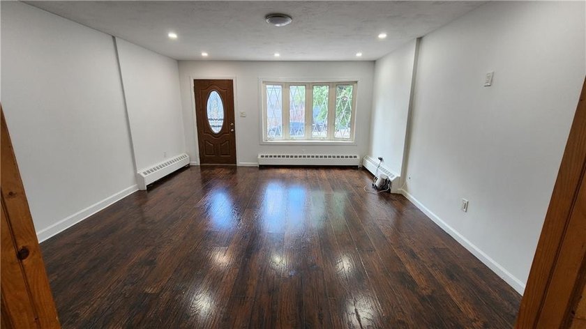 Beautifully maintained and updated single-family home offering - photo 3