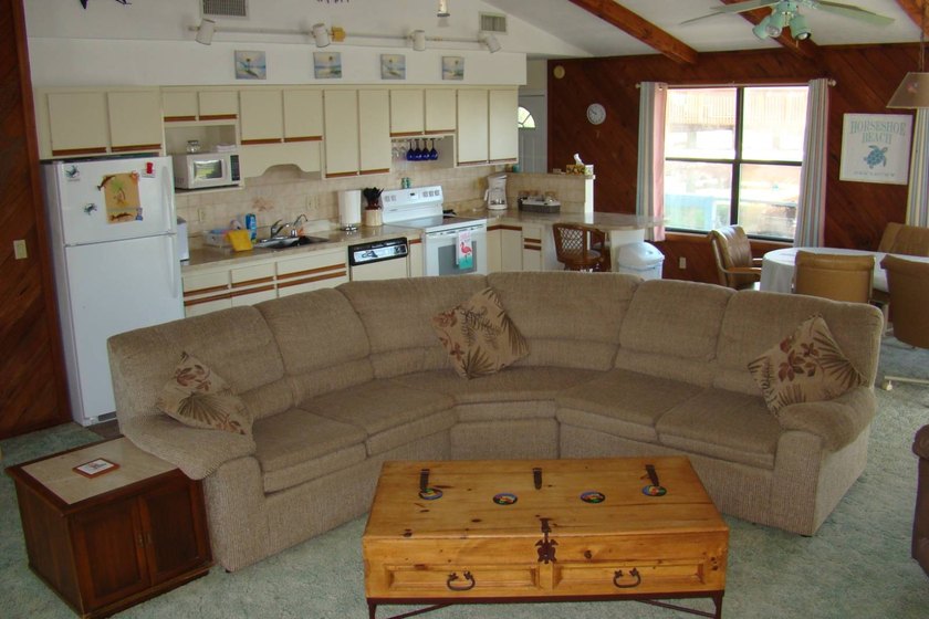 Step back to a simpler time in this charming coastal retreat - photo 4