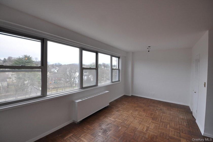 Opportunity Knocks! Sought after Garth Essex---Walk to Scarsdale - photo 11