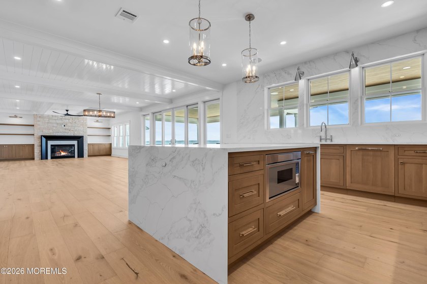 Spectacularly designed 5/6 bedroom, 6 bath bayfront home is - photo 18