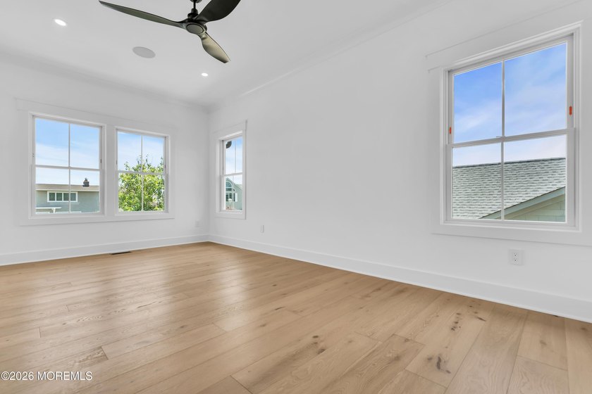 Spectacularly designed 5/6 bedroom, 6 bath bayfront home is - photo 32