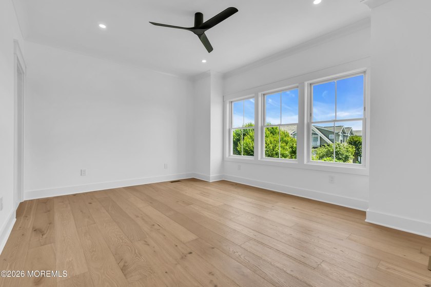 Spectacularly designed 5/6 bedroom, 6 bath bayfront home is - photo 34