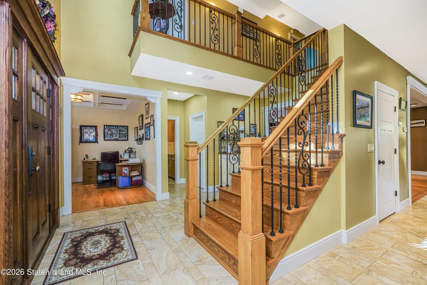 4 BEDROOMS! 4 BATHROOMS! WESTERLEIGH! Discover unparalleled - photo 3