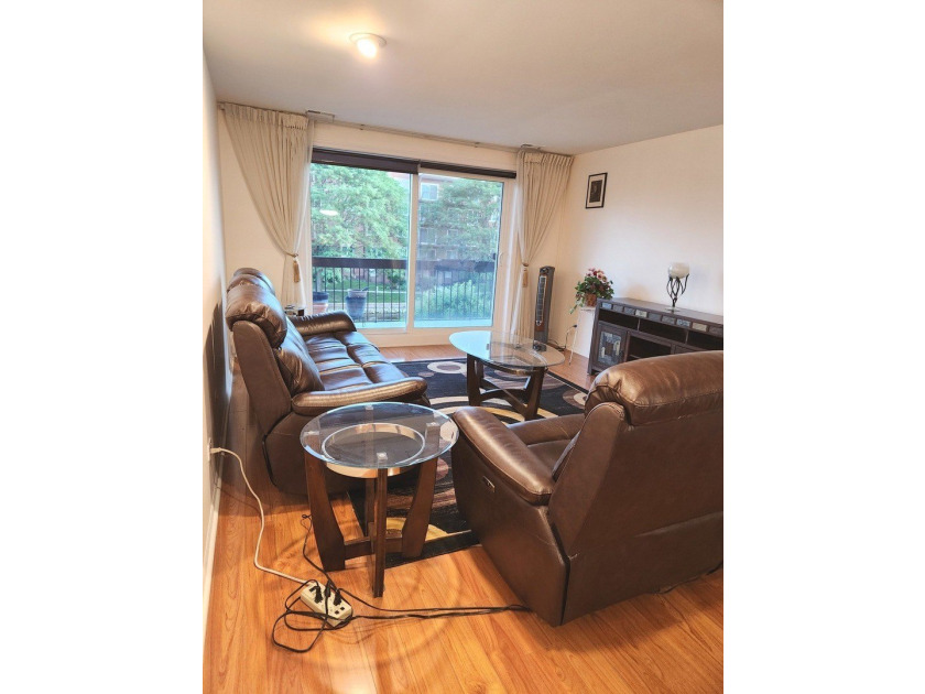 WELCOME HOME TO THIS BEAUTIFULLY UPDATED 2 BEDROOM AND 2 BATH - photo 5
