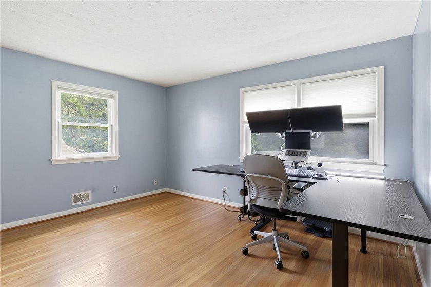 Welcome to effortless living in East Irondequoit, just moments - photo 18