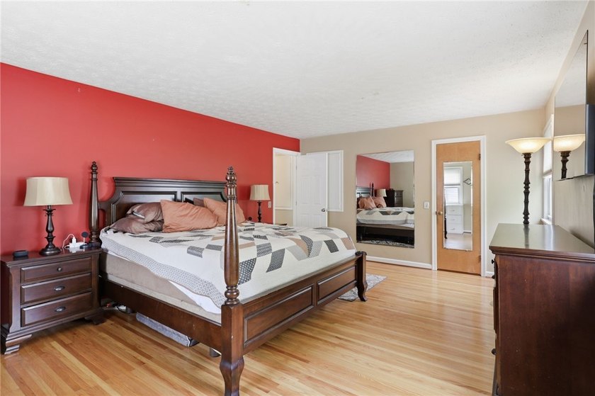 Welcome to effortless living in East Irondequoit, just moments - photo 22