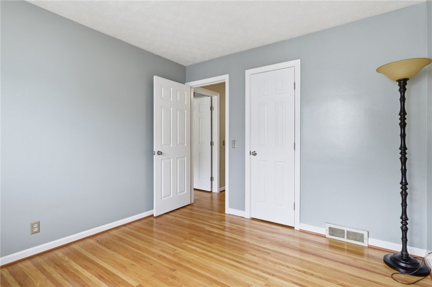 Welcome to effortless living in East Irondequoit, just moments - photo 24