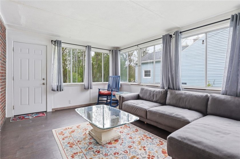 Welcome to effortless living in East Irondequoit, just moments - photo 30
