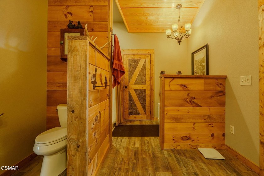 + 2 BONUS ROOMS!!!! A truly rare Wears Valley mountain retreat - photo 34